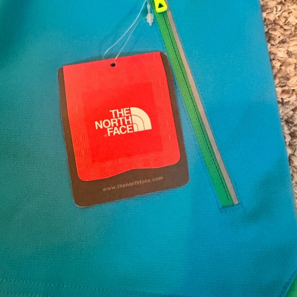 The North Face Regulate Jacket- New with tags! - Picture 4 of 9